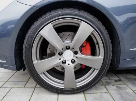 Mercedes-Benz - E-class