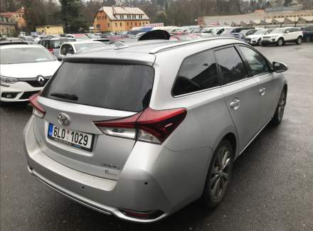 Toyota - Auris
