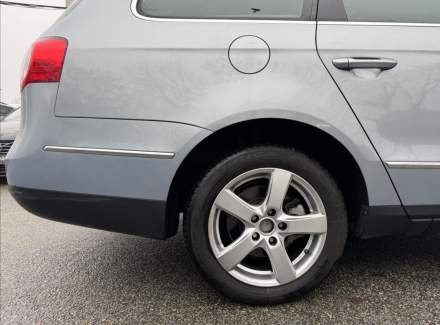 Volkswagen - Passat