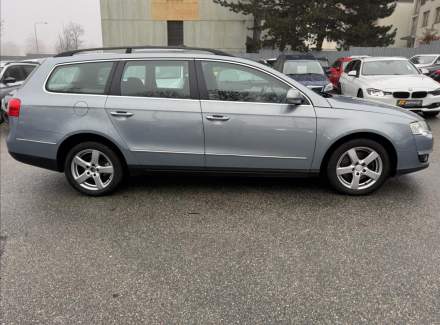 Volkswagen - Passat