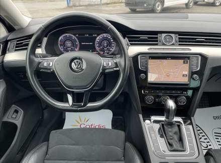 Volkswagen - Passat