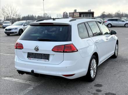 Volkswagen - Golf