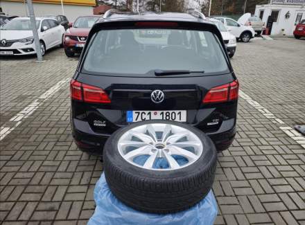 Volkswagen - Golf