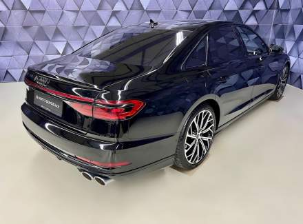 Audi - S8