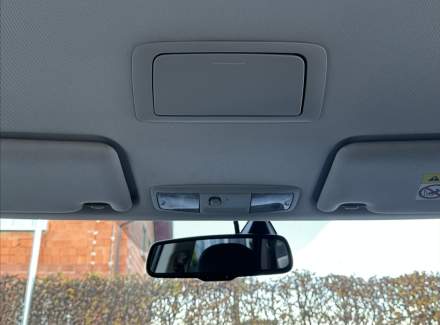 Mitsubishi - Outlander