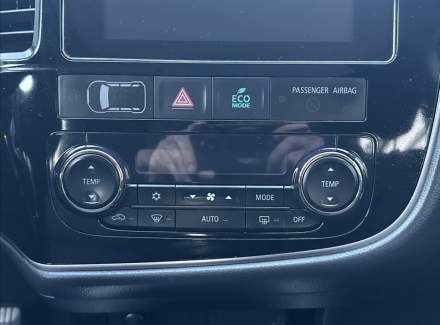 Mitsubishi - Outlander