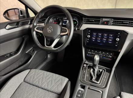 Volkswagen - Passat