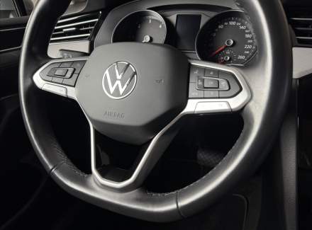 Volkswagen - Passat