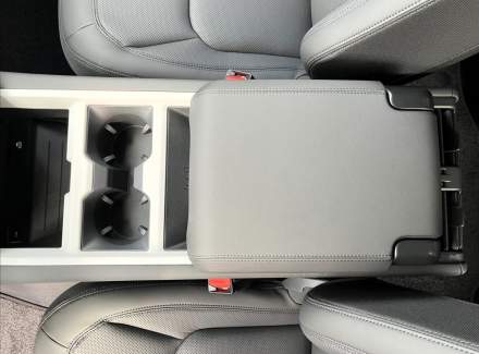 Land Rover - Defender