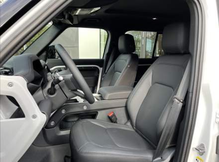 Land Rover - Defender