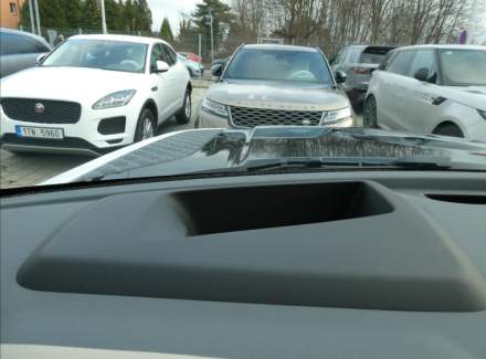 Land Rover - Defender