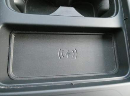 Land Rover - Defender