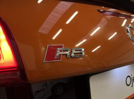 Audi - R8