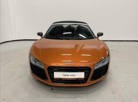 Audi - R8