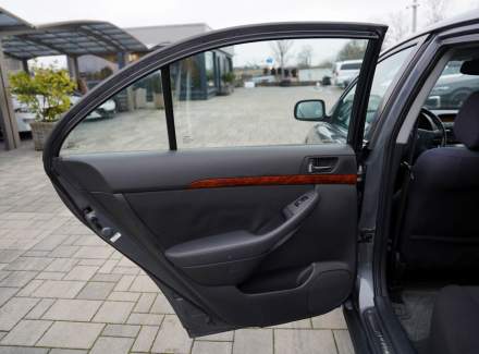 Toyota - Avensis