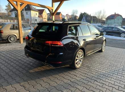 Volkswagen - Golf