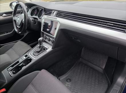 Volkswagen - Passat