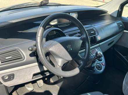 Peugeot - 807