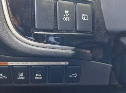 Mitsubishi - Outlander