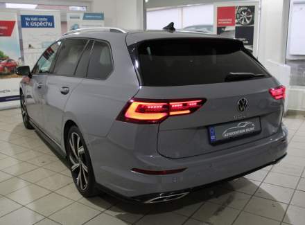 Volkswagen - Golf