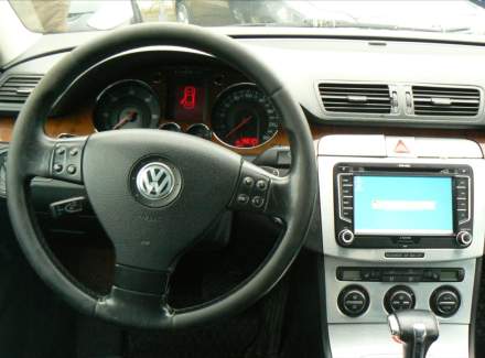 Volkswagen - Passat