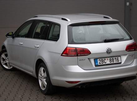 Volkswagen - Golf