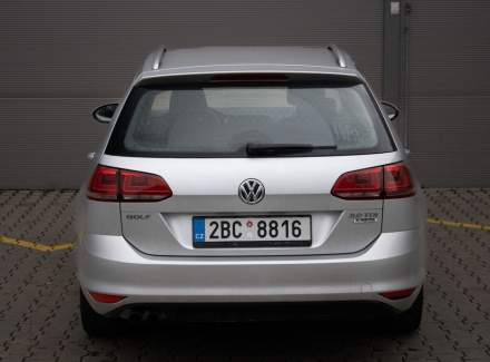 Volkswagen - Golf
