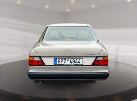 Mercedes-Benz - E-class