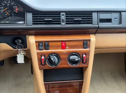 Mercedes-Benz - E-class