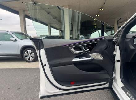 Mercedes-Benz - EQE