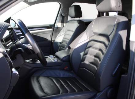 Volkswagen - Touareg