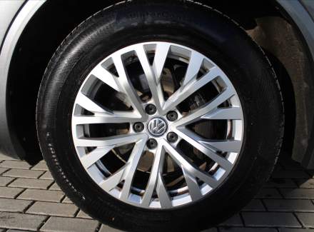 Volkswagen - Touareg