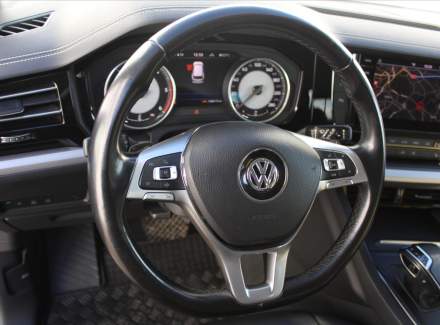 Volkswagen - Touareg