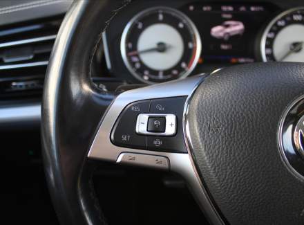 Volkswagen - Touareg