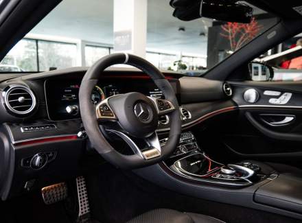 Mercedes-Benz - E-class