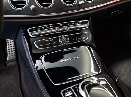 Mercedes-Benz - E-class