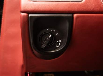 Aston Martin - V12 Vantage