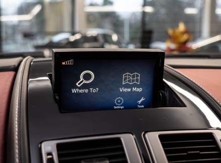 Aston Martin - V12 Vantage