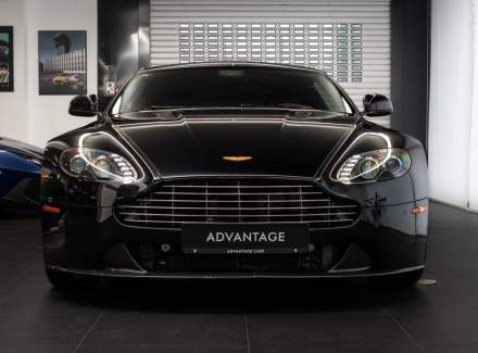 Aston Martin - V12 Vantage