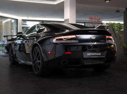 Aston Martin - V12 Vantage