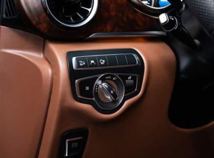 Mercedes-Benz - V-class