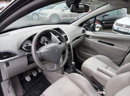 Peugeot - 207