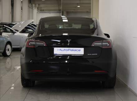 Tesla - Model 3