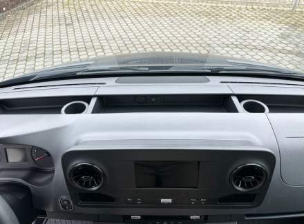 Mercedes-Benz - Sprinter