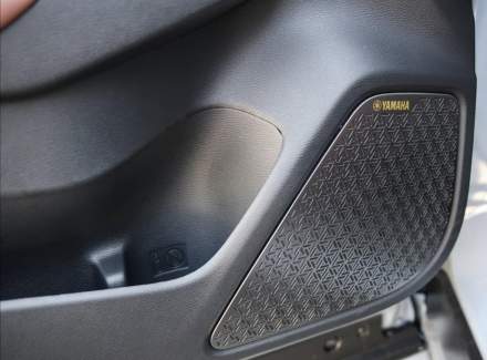 Mitsubishi - Outlander