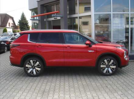 Mitsubishi - Outlander
