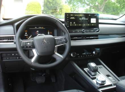 Mitsubishi - Outlander