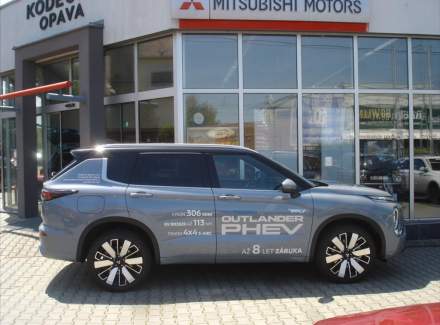 Mitsubishi - Outlander