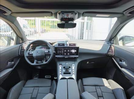 DS Automobiles - DS7 Crossback