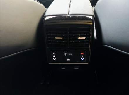 DS Automobiles - DS7 Crossback